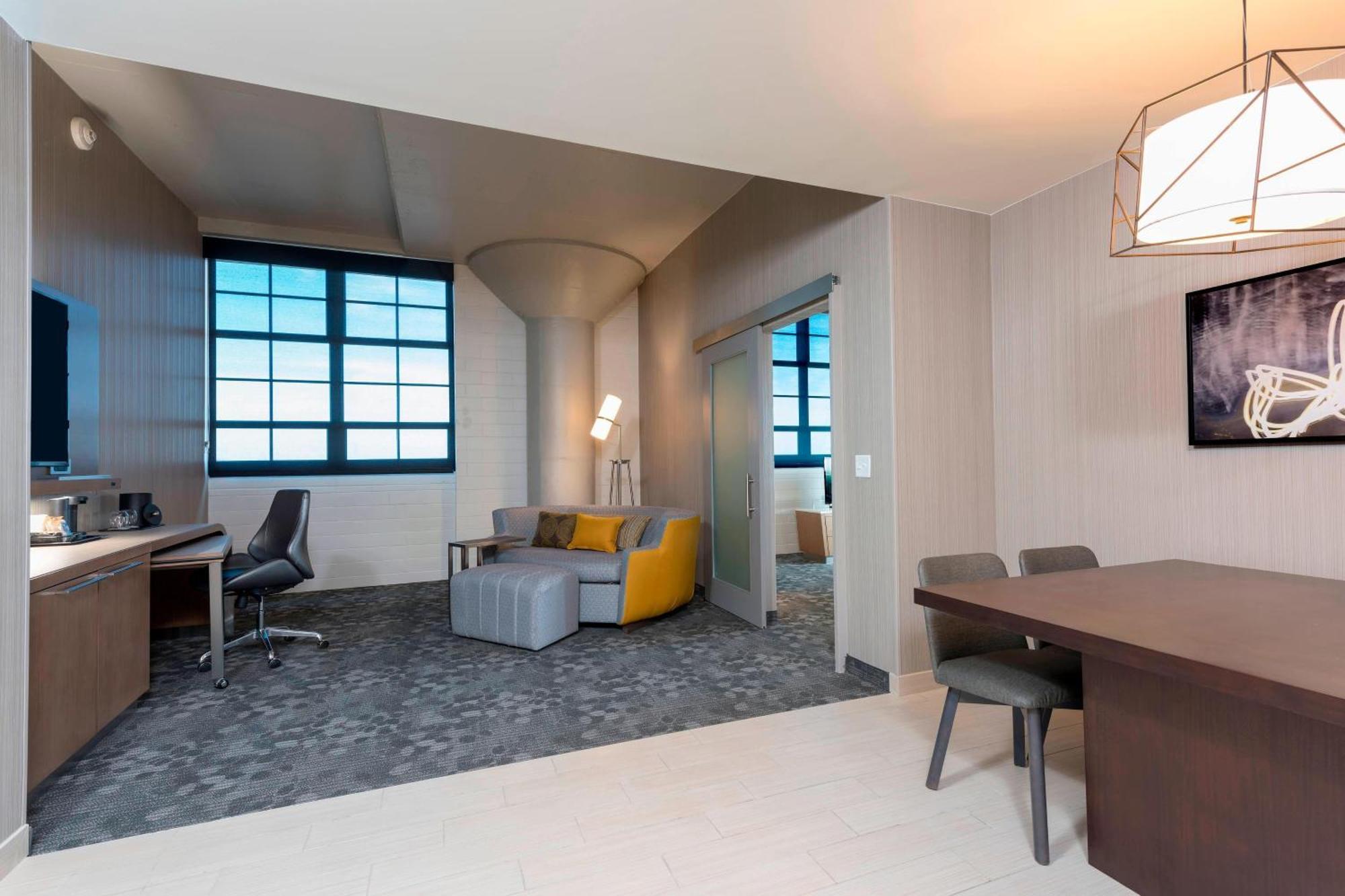 Courtyard By Marriott Waterloo Cedar Falls Zewnętrze zdjęcie