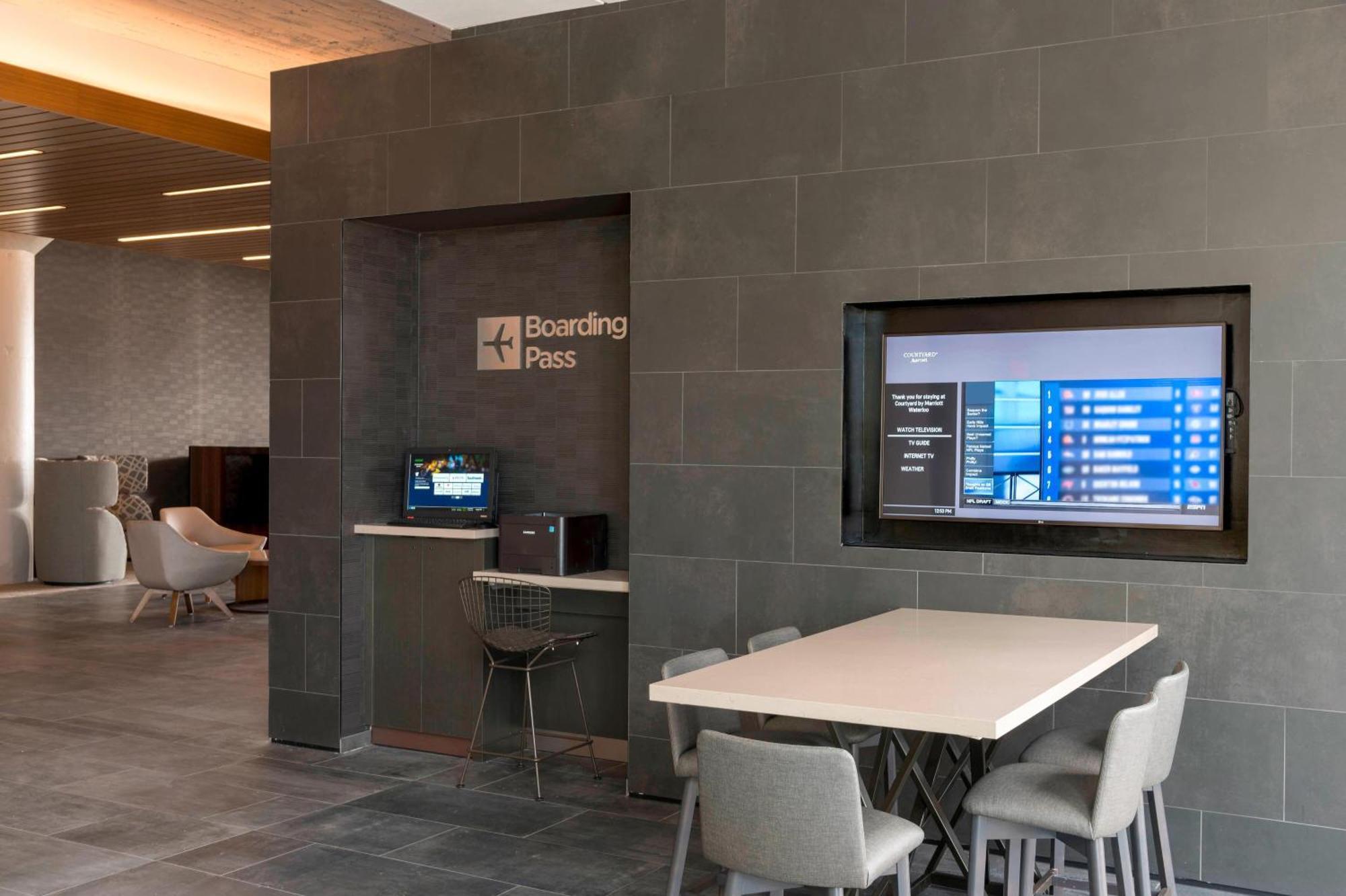 Courtyard By Marriott Waterloo Cedar Falls Zewnętrze zdjęcie
