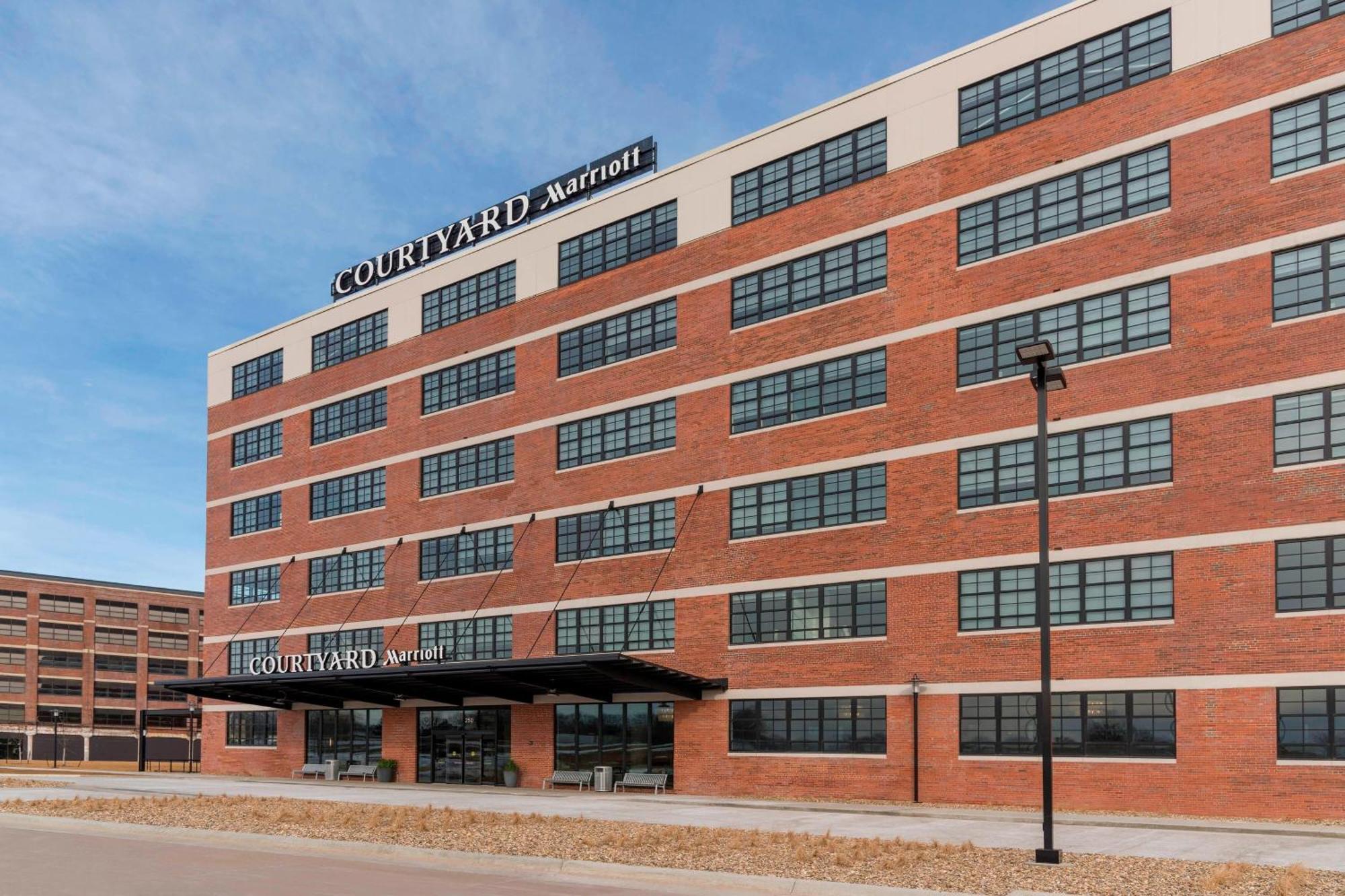 Courtyard By Marriott Waterloo Cedar Falls Zewnętrze zdjęcie